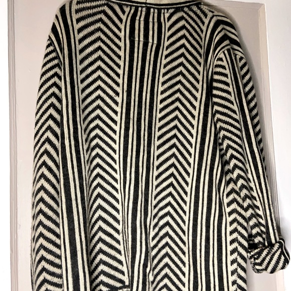 Cozy Men’s Style Knit Cardigan - Picture 5 of 6